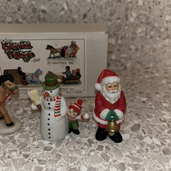Lefton 1980s Colonial Village Horse Drawn Carriage Santa Bell Rings Snowman Boy - Picture 3 of 11